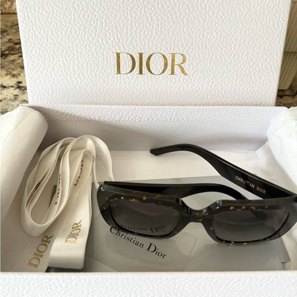 Wildior S3U 55MM Tortoise Geometric Sunglasses - Picture 5 of 10